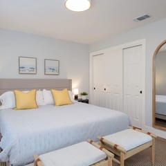 Bright and airy beach vacation spot- perfect for families and ocean views