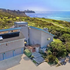 Unmatched Ocean, Beach, and Mountain Views – Family-Friendly Retreat.