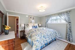 Charming Garden Cottage- steps to historic Old Town Half Moon Bay