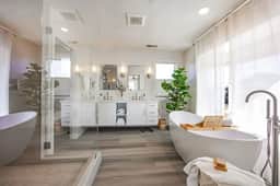 BytheSea Bluff Retreat – Ocean Views & Coastal Trails