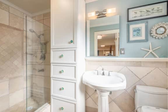 Ocean & Mountain View Home - Walk to Trails, Beach, Family Activities