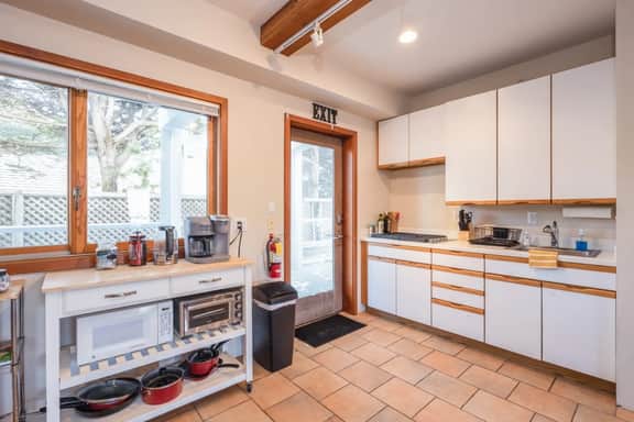 Beach Villa Home - Walk to Beaches, Trails, Restaurants, Activities & more