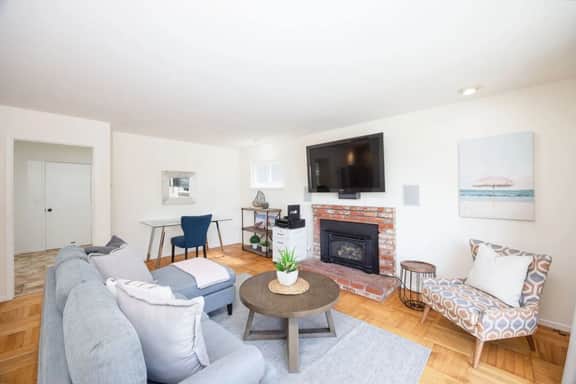 Entire Oceanview Coastal Retreat in Pacifica - Image 4