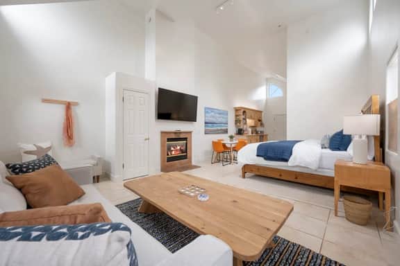 Montara Penthouse — Elevated Comfort Above Downtown Half Moon Bay