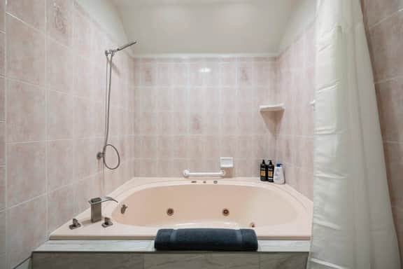 Montara Penthouse — Elevated Comfort Above Downtown Half Moon Bay