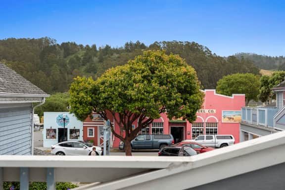 Miramar Penthouse – Coastal Elegance in the Heart of Half Moon Bay